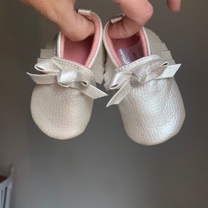 Baby girl fringe moccasins